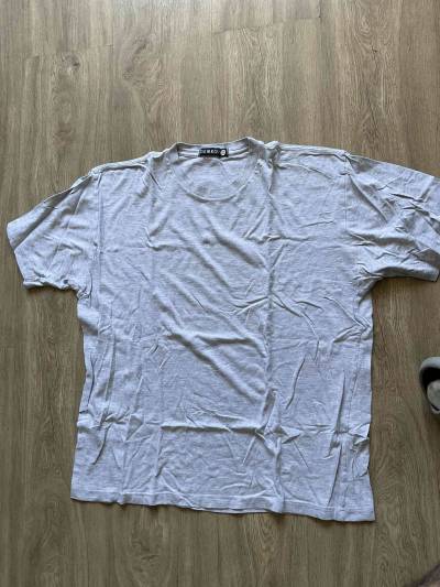 Polera gris básica. M. - miniatura 1