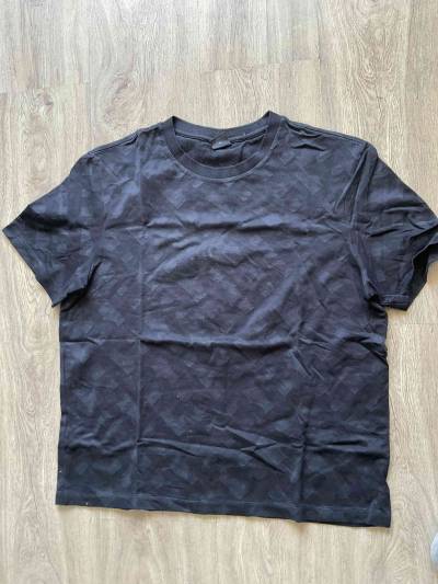 Polera Hugo Boss negra con diseño - miniatura 1