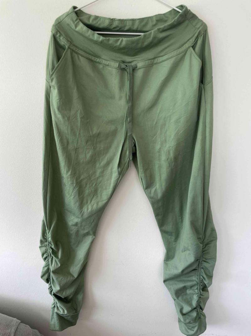 Pantalones deportivos verdes