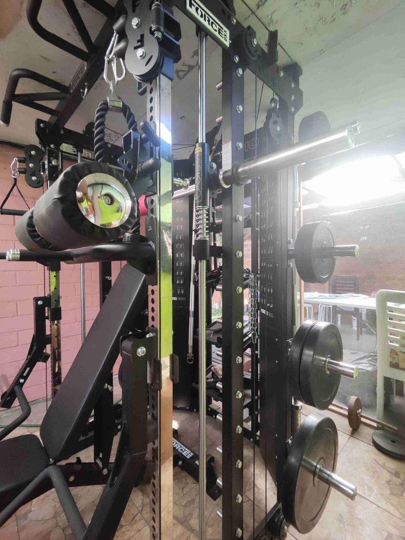 Máquina multifuncional de gimnasio