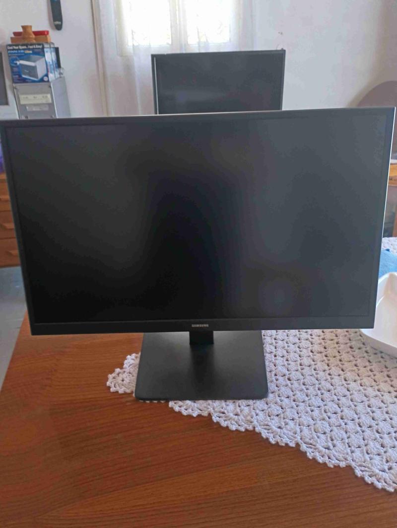 Monitor Samsung 24 pulgadas - 2