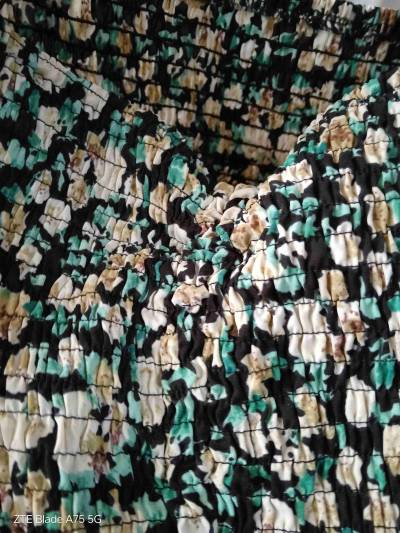 Blusa floreada con hombros descubiertos - miniatura 5