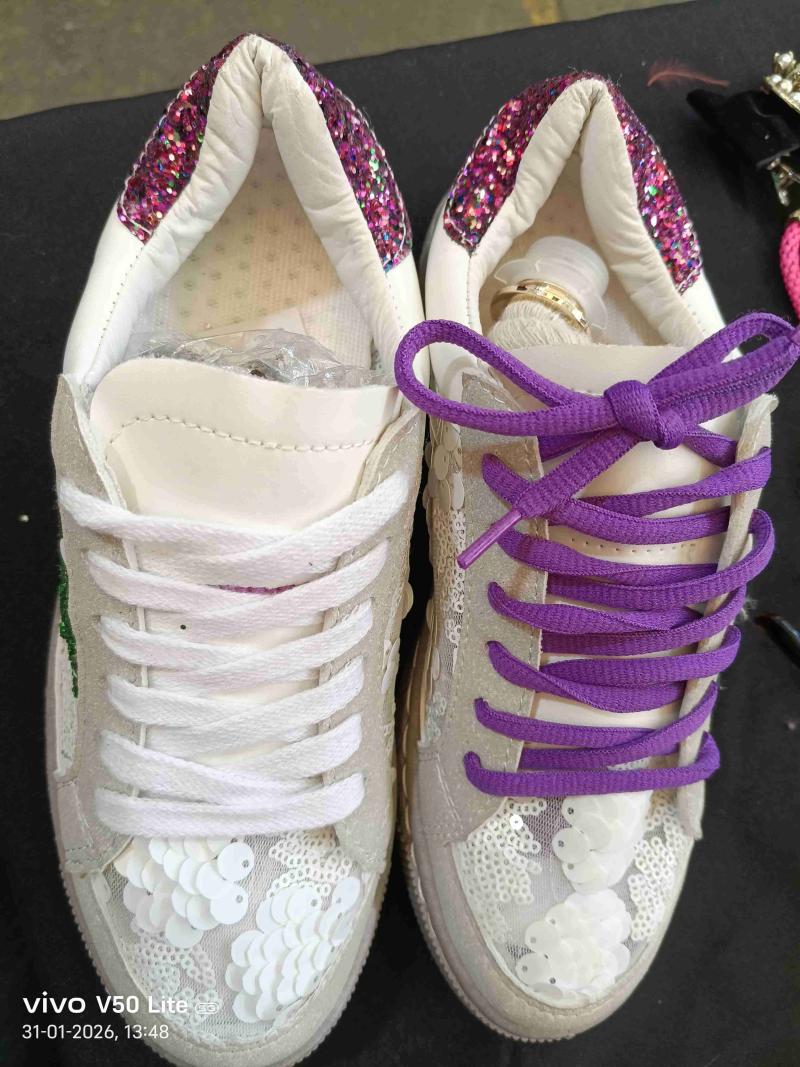 Zapatillas blancas con lentejuelas