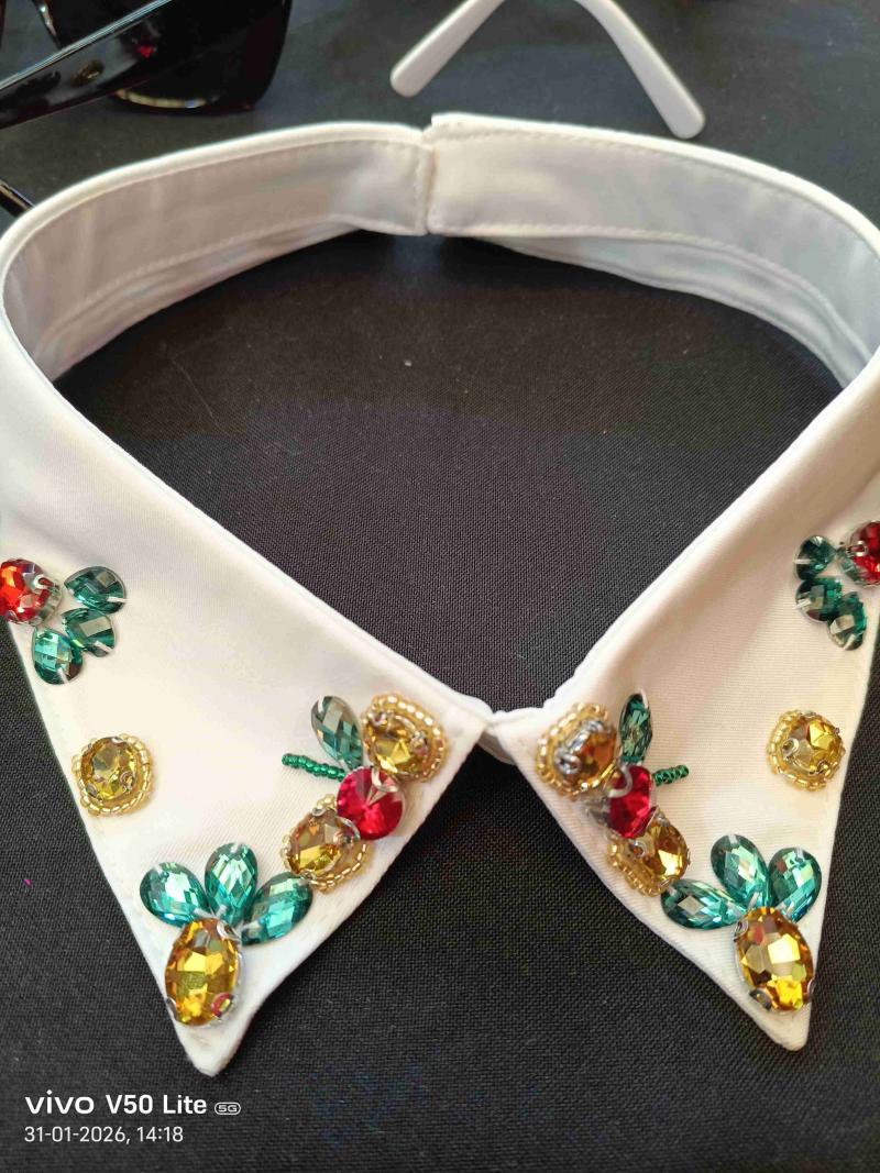 Cuello desmontable con pedrería - 2
