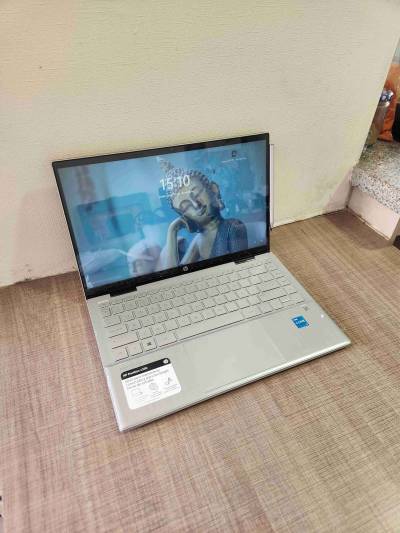Laptop HP Pavilion x360 plateada - miniatura 1
