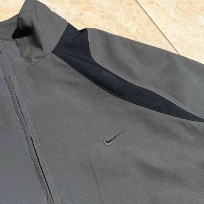 Cortaviento Nike vintag - miniatura 4