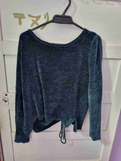 Jersey azul con diseño cruzado - miniatura 2