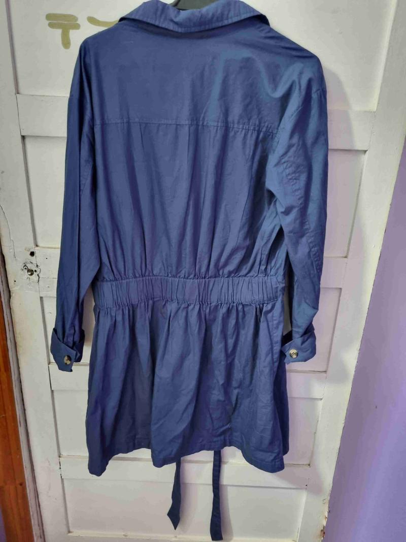 Vestido azul con cinturón - 2
