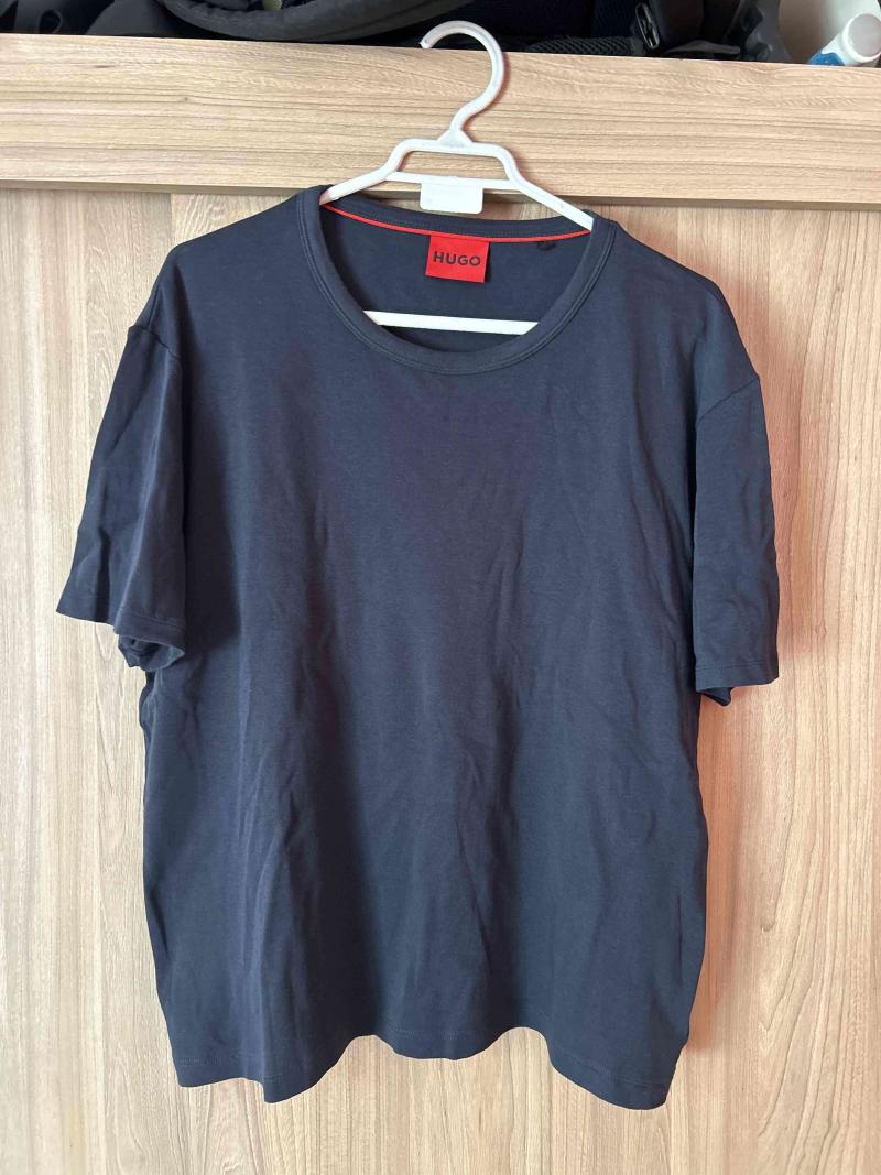 Polera negra Hugo Boss