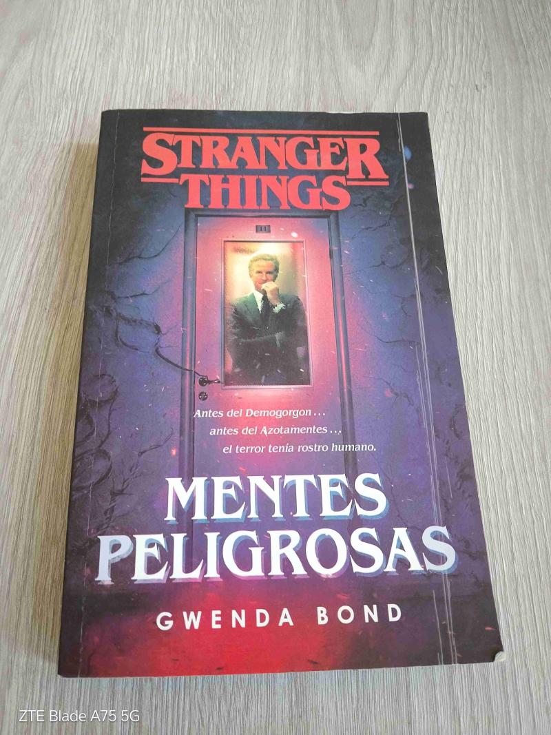 Libro Stranger Things Mentes Peligrosas