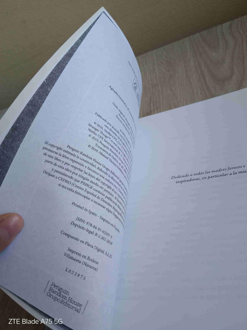 Libro Stranger Things Mentes Peligrosas - 4