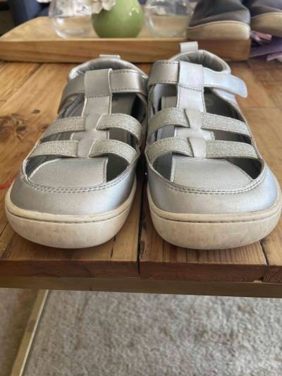 Sandalias plateadas para niña - miniatura 1