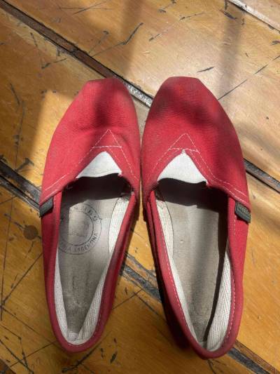 Zapatillas rojas de lona - miniatura 1