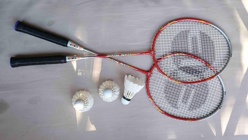 Raquetas de badminton con funda y pelotas - 2