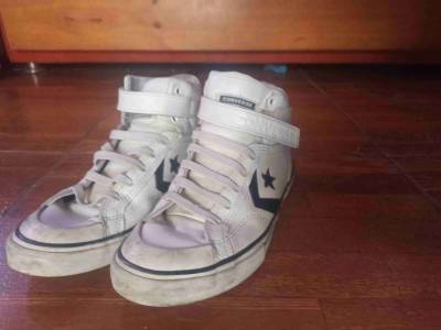 Zapatillas blancas Converse altas - miniatura 2
