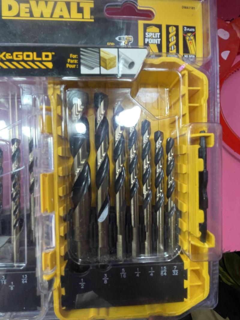 Juego de brocas DeWalt negro y dorado