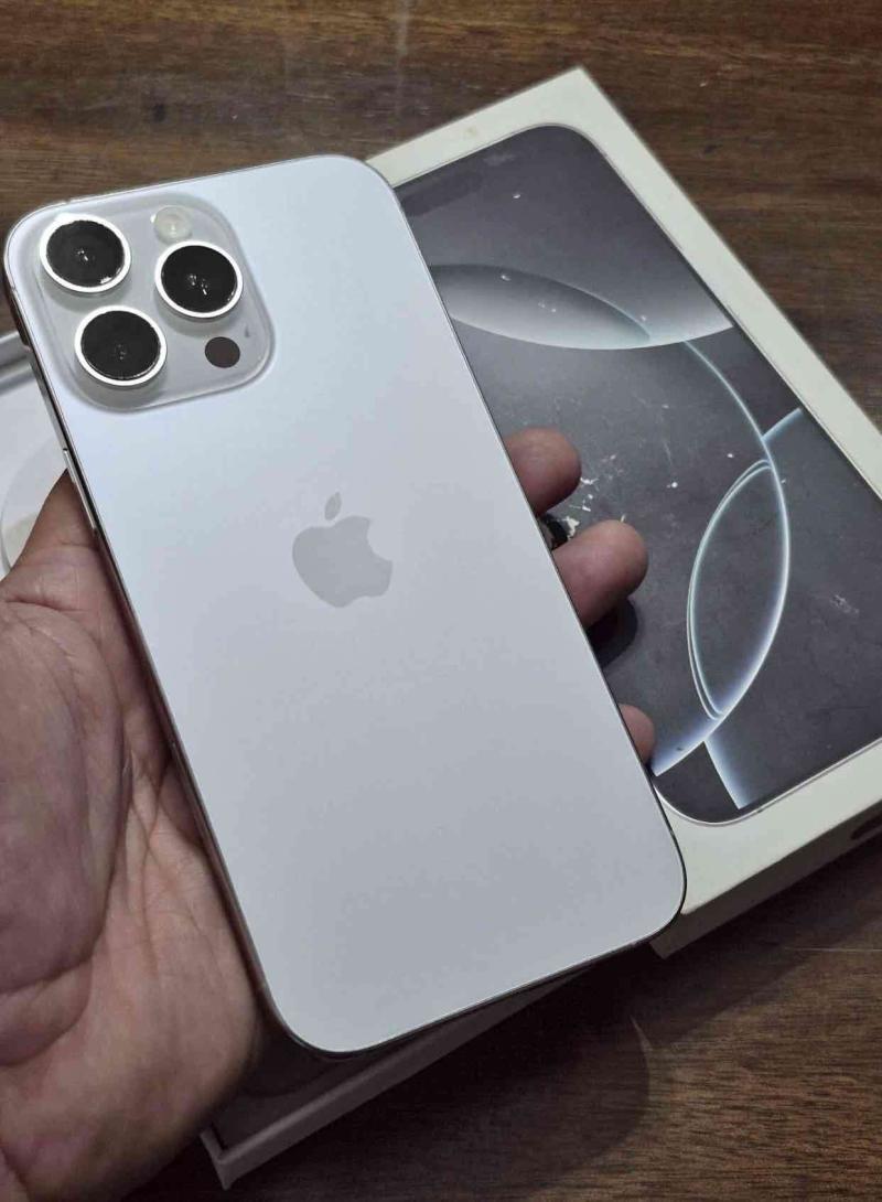 iPhone en caja original - 5
