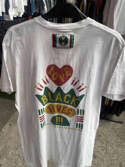 Polera blanca con estampado 'Love' - miniatura 2