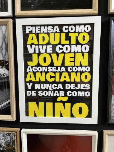 Cuadro decorativo con frase motivacional - miniatura 1