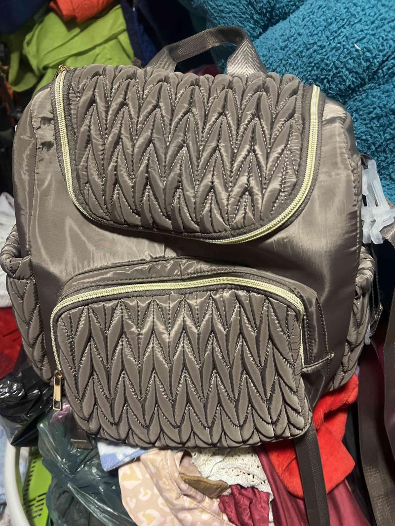 Mochila acolchada gris