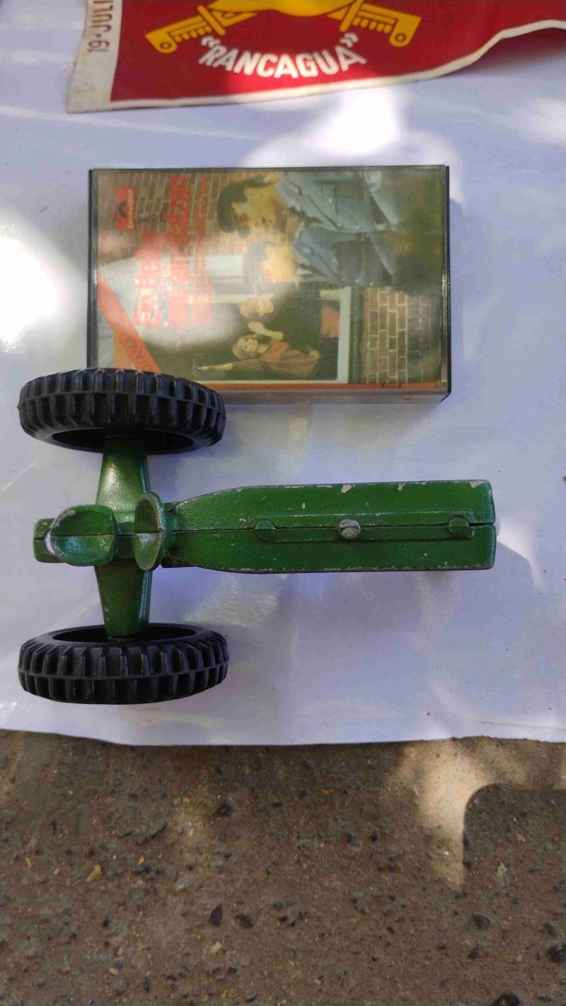 Tractor de juguete metálico verde - 3