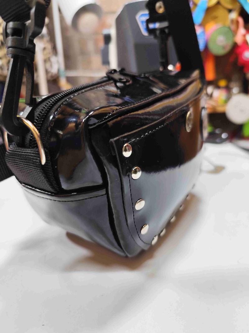Cartera Magnolia negra con tachas - 2