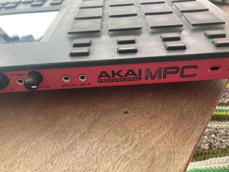 Controlador AKAI MPC touch - 3
