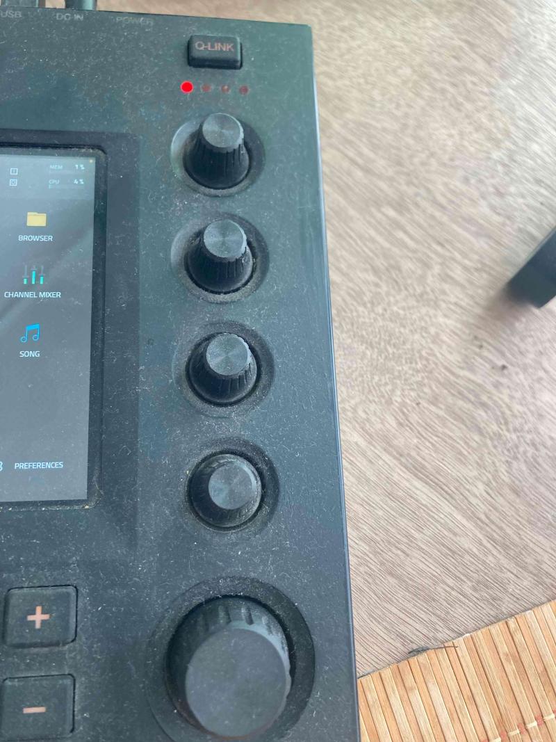 Controlador AKAI MPC touch - 5