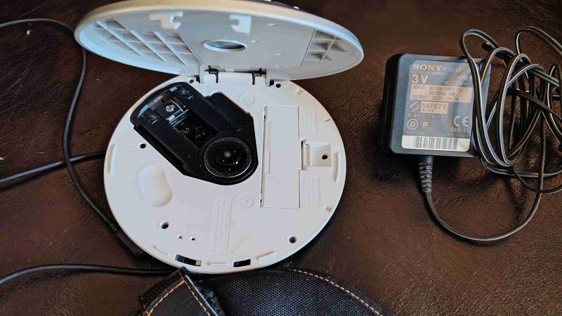 Reproductor CD Walkman Sony - 4