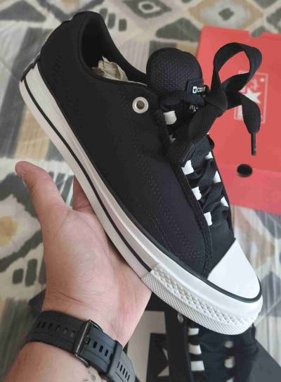 Zapatillas negras Converse nuevas - miniatura 2