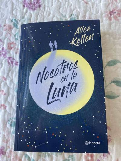 Libro 'Nosotros en la Luna' de Alice Kellen - miniatura 1