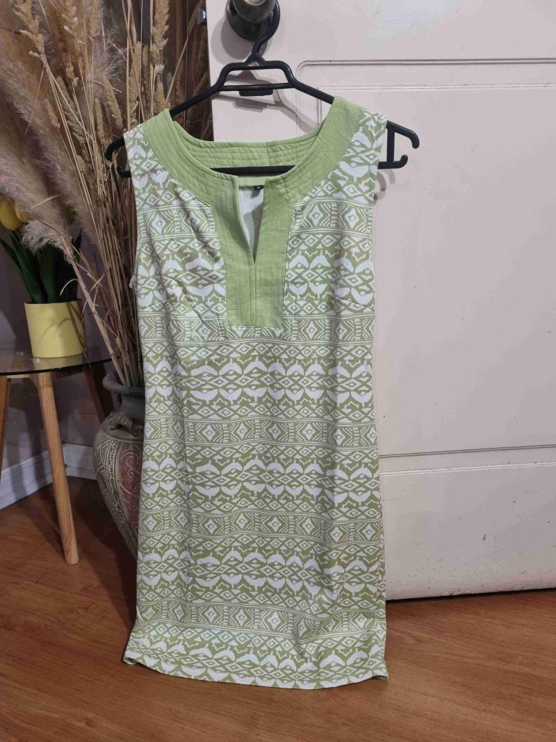 Vestido verde estampado étnico