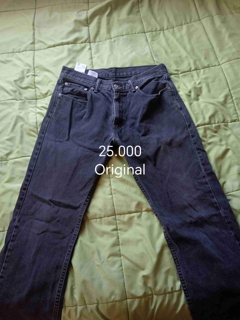 Jeans levis oscuros para hombre
