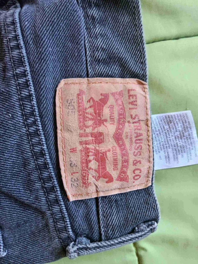 Jeans levis oscuros para hombre - 2