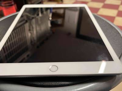 Ipad 8va generación y apple pencil original - miniatura 1