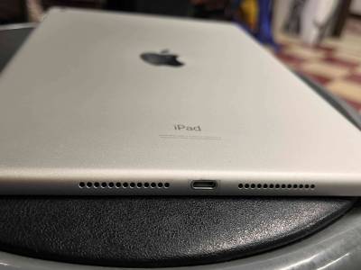 Ipad 8va generación y apple pencil original - miniatura 2