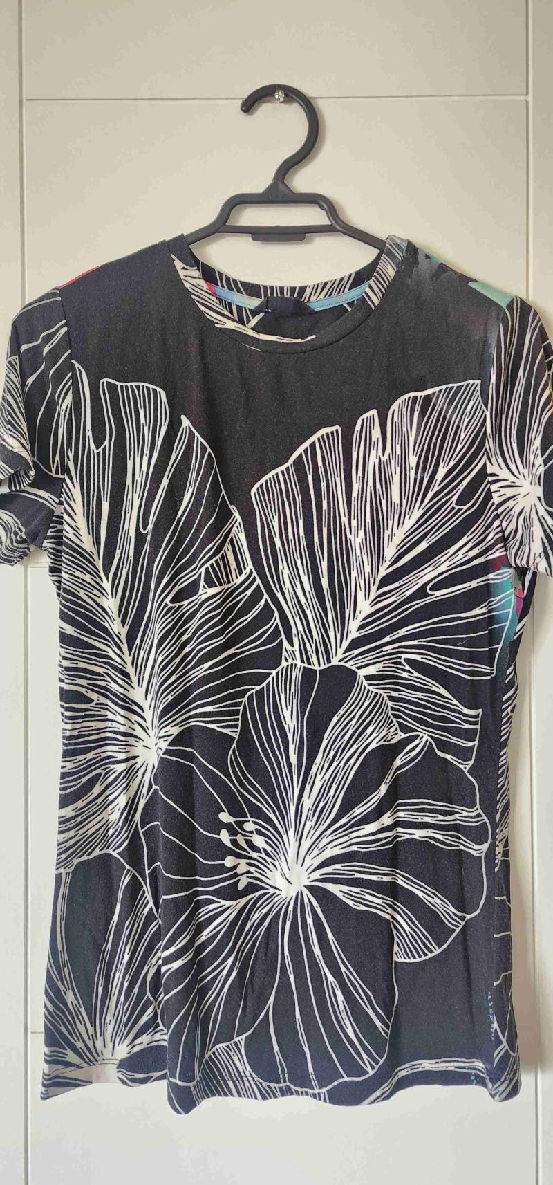 Polera estampado floral