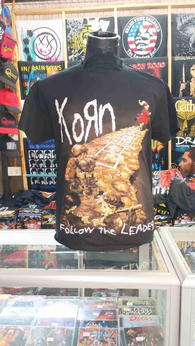 Polera Korn negra estampada - miniatura 1