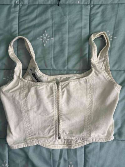 Top corto blanco con tirantes - miniatura 2