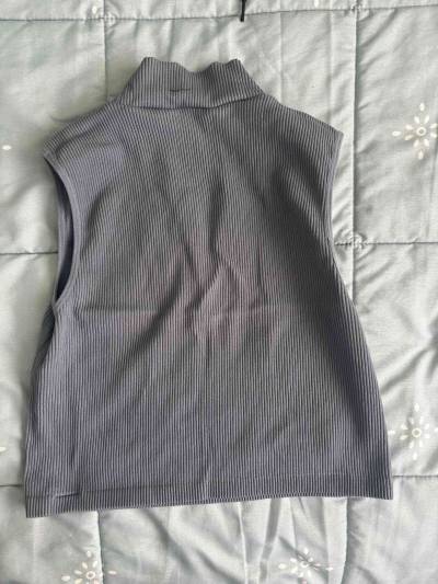 Polera sin mangas gris - miniatura 2