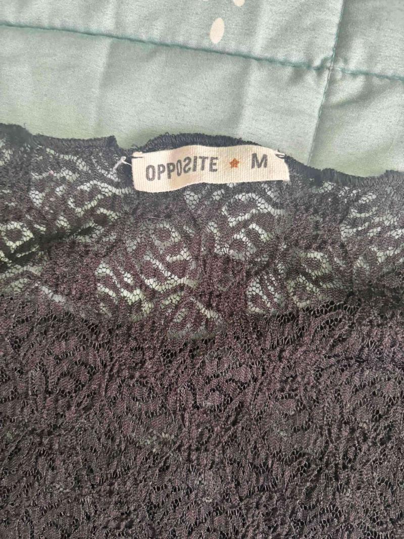 Blusa de encaje negra talla M