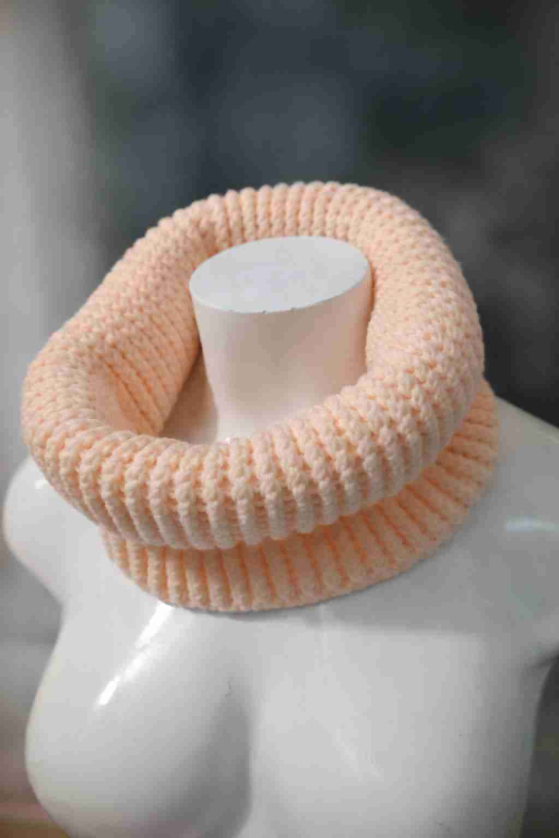 Cuello de lana rosa suave - 2