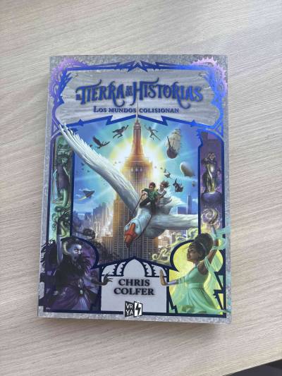 Libro 'La Tierra de las Historias' - miniatura 1