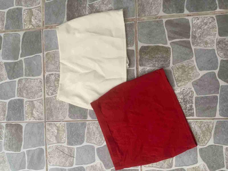 Pack de minifaldas beige y roja
