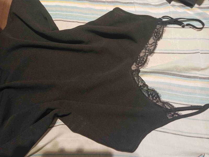Blusa negra con encaje blanco - 4