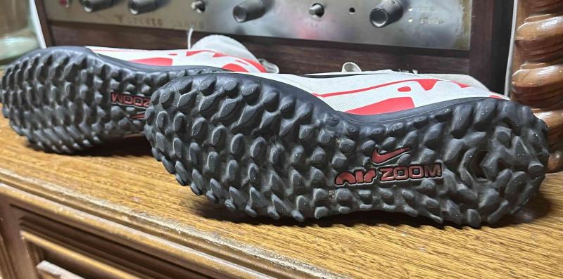 Zapatillas deportivas blancas y rojas número 34.5 - 3
