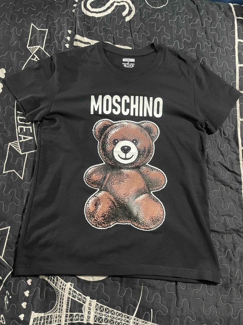 polera moschino