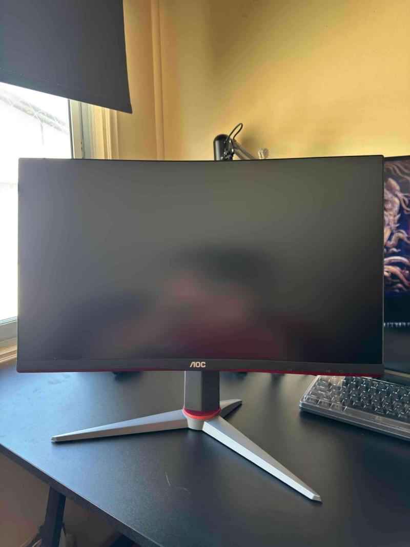 Monitor Curvo AOC C24G2 24” - 2