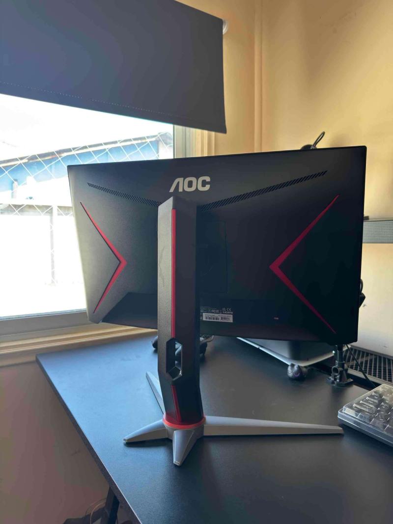 Monitor Curvo AOC C24G2 24” - 3
