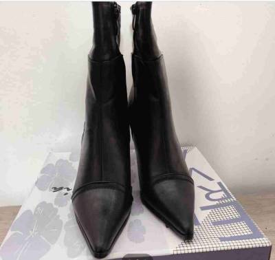 Botines negros de tacón alto - miniatura 2
